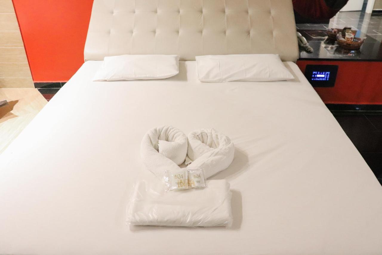 Ibiza Golden Motel Franca Extérieur photo