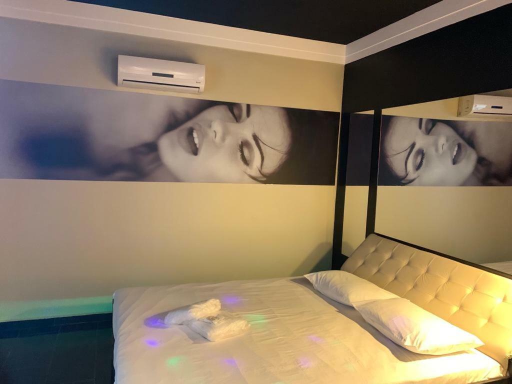Ibiza Golden Motel Franca Extérieur photo